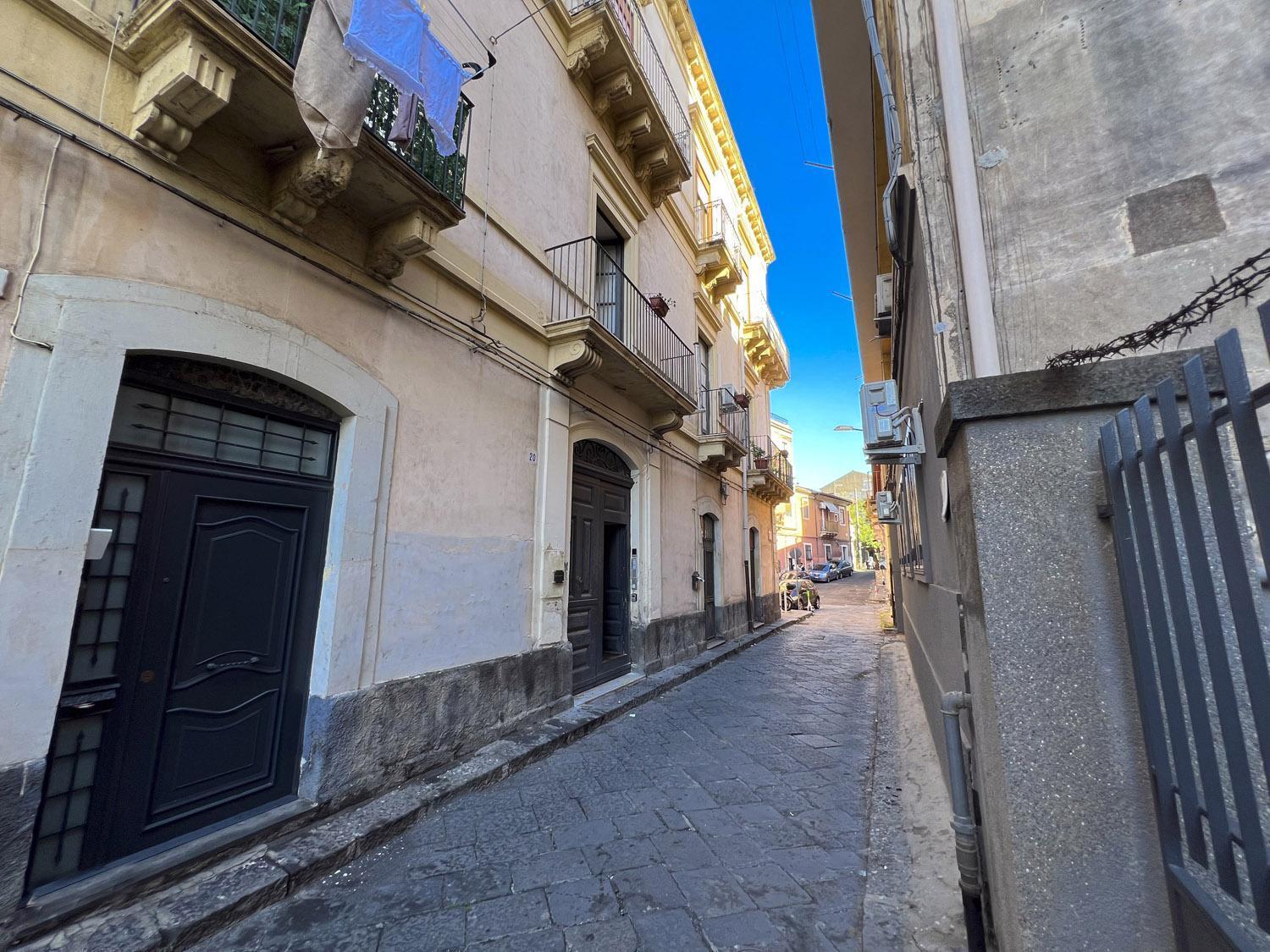 Leoscar Apartment In Catania Center Self Check-In المظهر الخارجي الصورة